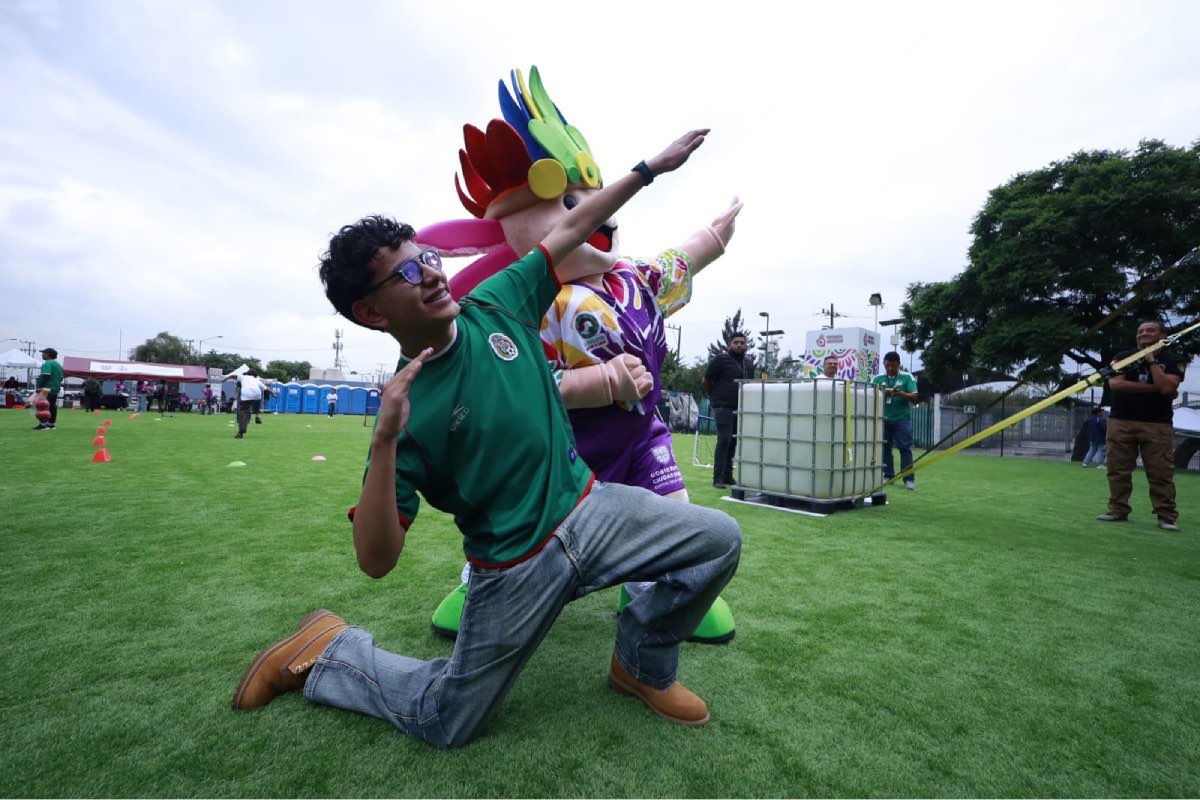 Activaciones deportivas, talleres, clínicas de futbol, servicios de salud y puestos de comida