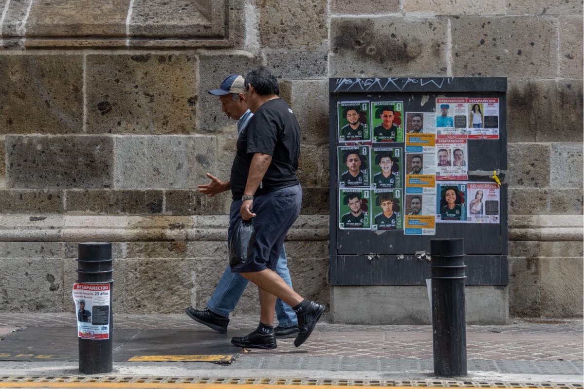 Los rostros de las estampas no son de futbolistas; son miles de personas desaparecidas en Jalisco