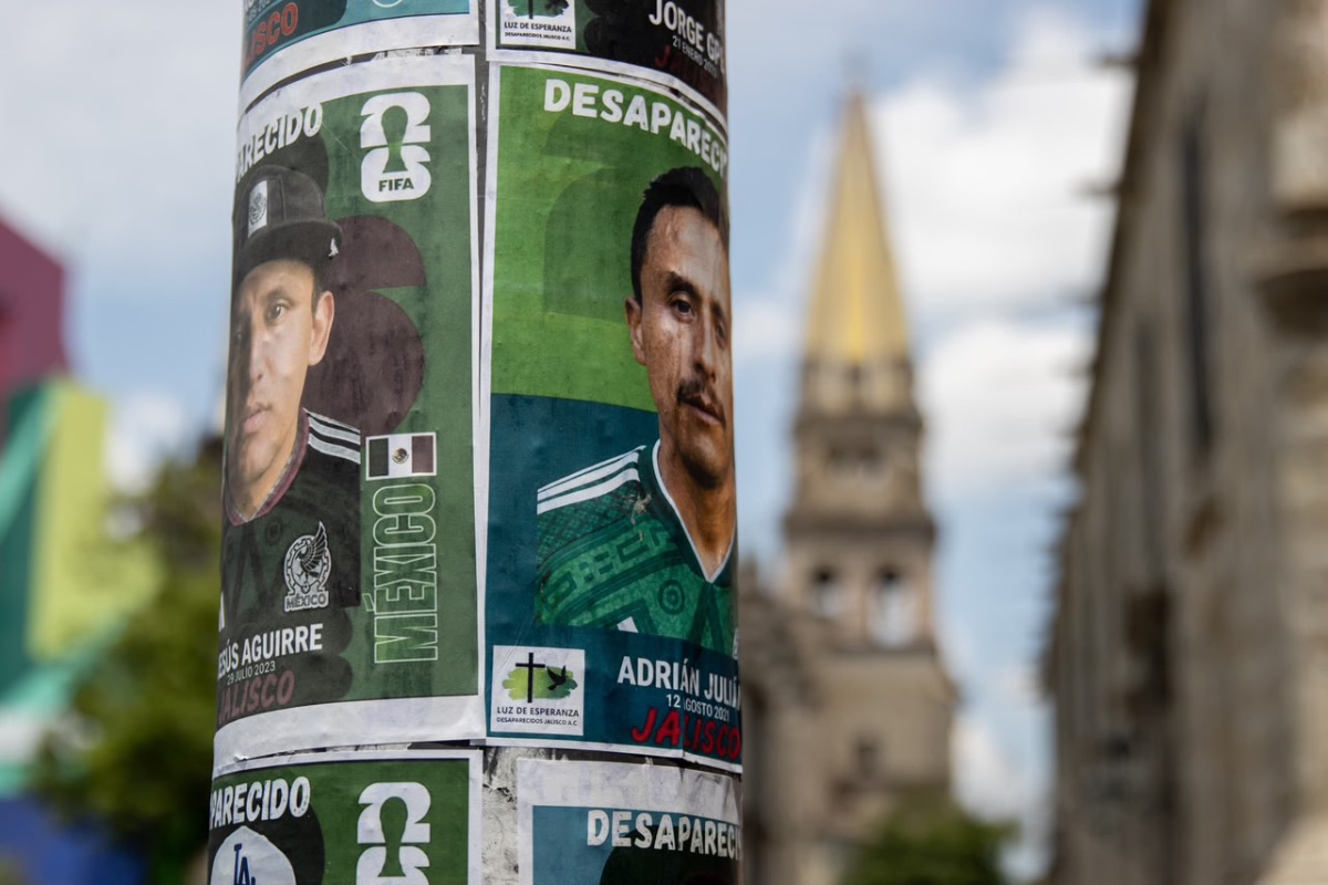 Familias de desaparecidos tomaron el símbolo más reconocible del Mundial y lo convirtieron en una herramienta de memoria