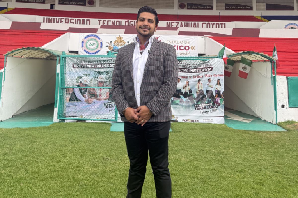 Adolfo Cerqueda Rebollo, presidente municipal de Nezahualcóyotl