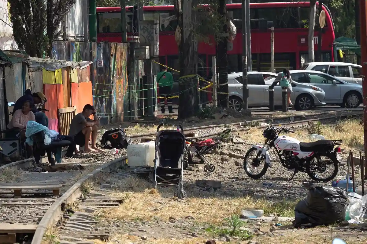 Operativos contra motociclistas en CDMX: Repartidores migrantes denuncian acoso del INM y la Policía