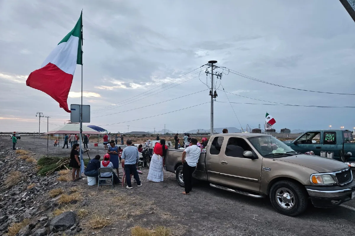 Comunidades y activistas en la Bahía de Ohuira “clausuran” de manera simbólica la planta de amoníaco en Topolobampo