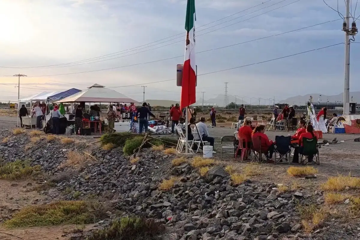 Comunidades y activistas en la Bahía de Ohuira “clausuran” de manera simbólica la planta de amoníaco en Topolobampo