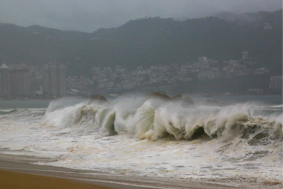 Efectos previo a la llegada de la Tormenta Tropical Boris a Acapulco. Foto: Cuartoscuro