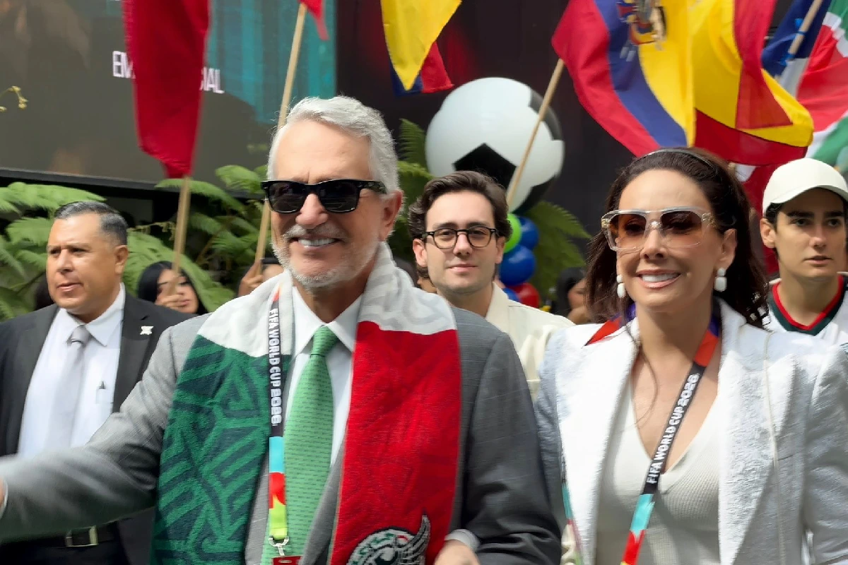 Salinas Pliego aprovecha transmisión de TV Azteca en el Mundial para lanzar críticas al gobierno; lo insultan al llegar al estadio