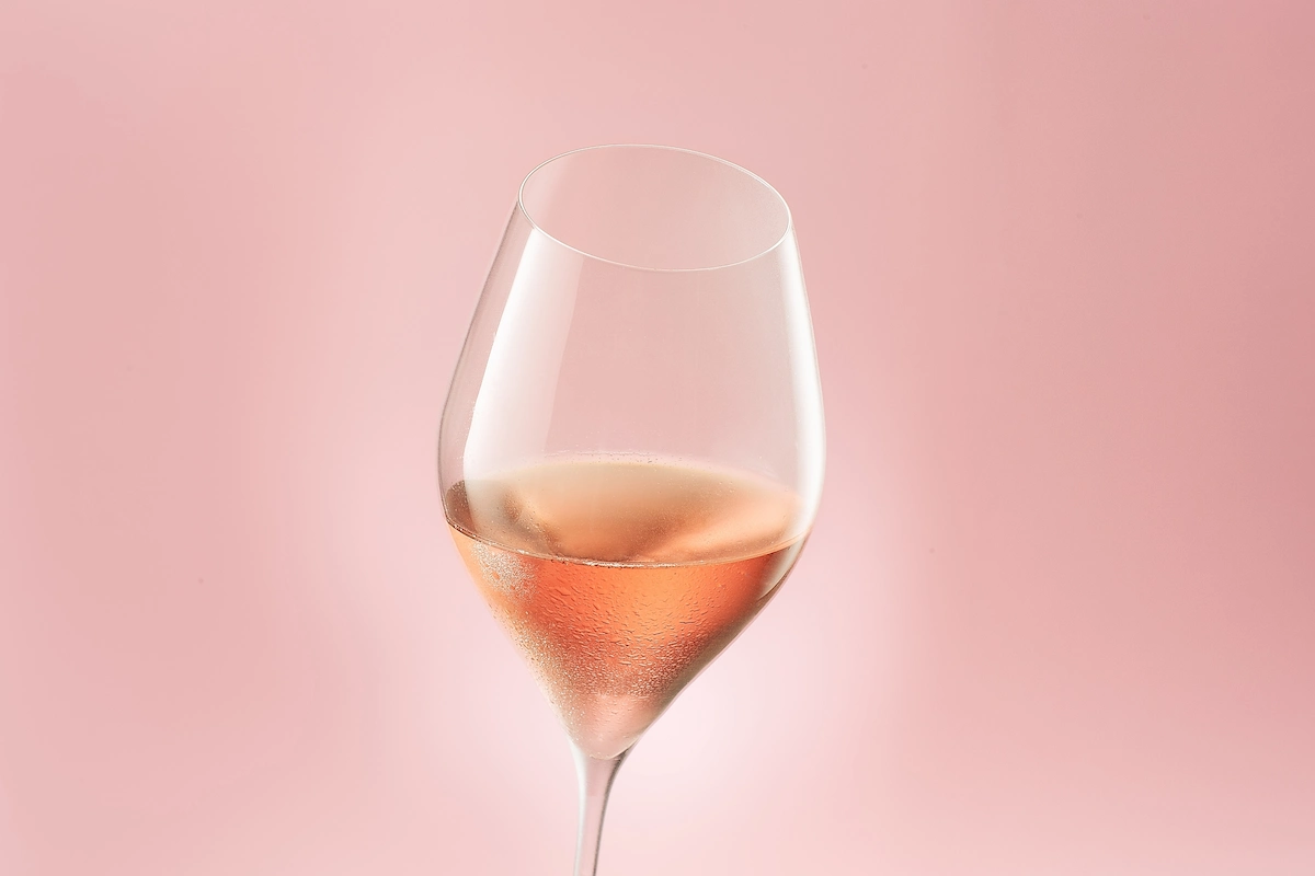 vino rosado en copa