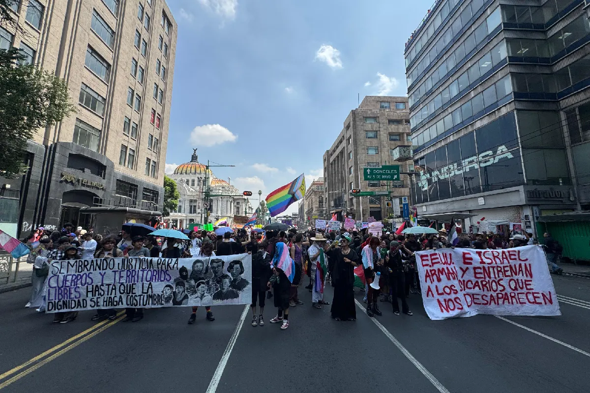 “¡Queremos trabajo, la FIFA al carajo!; la Contramarcha del Orgullo exige respeto a sus derechos