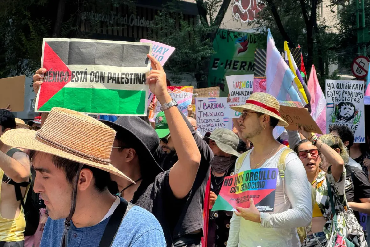 “¡Queremos trabajo, la FIFA al carajo!; la Contramarcha del Orgullo exige respeto a sus derechos