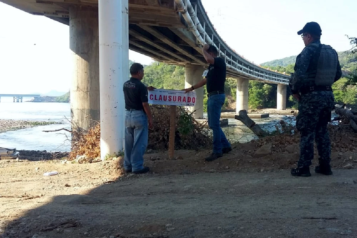 Clausuran presa sin permisos en arroyo Temimil en Xico, Veracruz