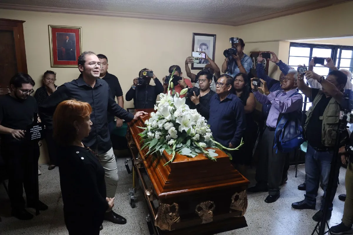 Dan último adiós al periodista Alejandro Leyva; familia exige justicia