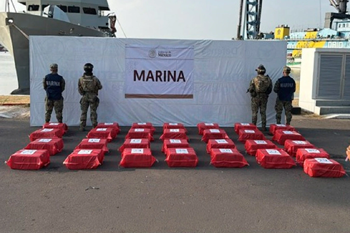 En dos acciones, aseguran 1.2 toneladas de cocaína frente a las costas de Chiapas; hay ocho detenidos