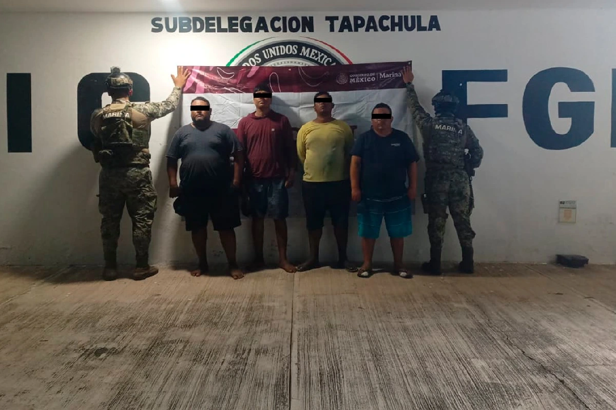 En dos acciones, aseguran 1.2 toneladas de cocaína frente a las costas de Chiapas; hay ocho detenidos