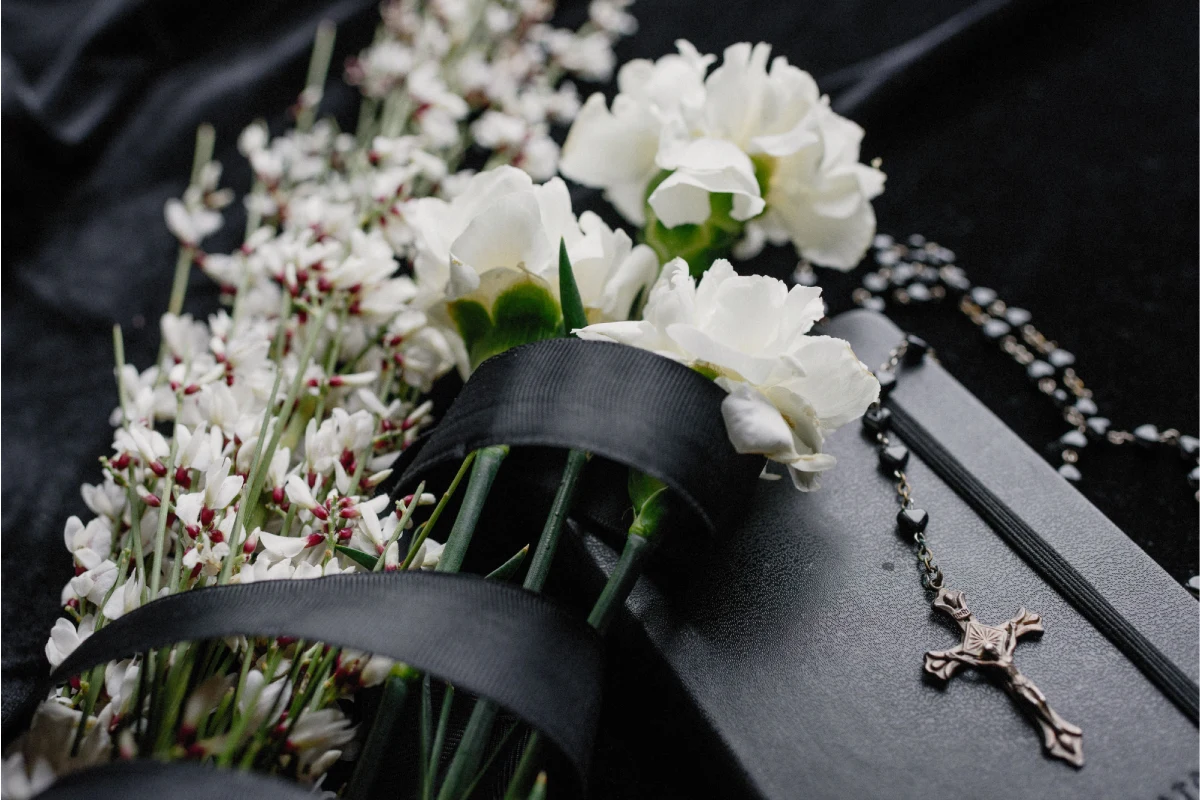 Familias pueden acceder a servicios funerarios con el programa