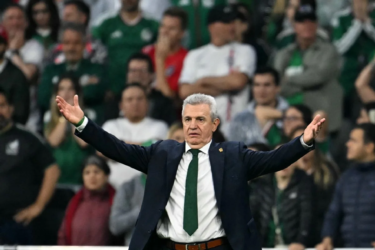 Javier Aguirre durante el partido México-Inglaterra