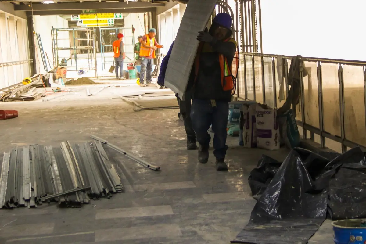 El PAN retomó el trabajo de Animal Político sobre la renovación de la Línea 2 del Metro.