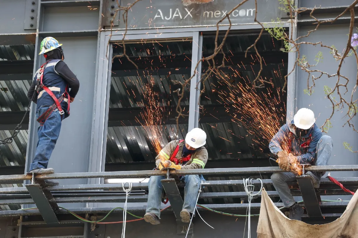 México trabaja, pero no le alcanza: 57 millones enfrentan condiciones laborales precarias 