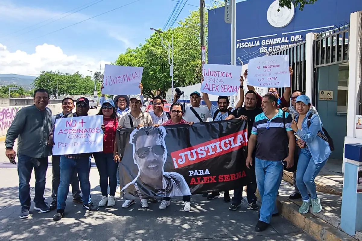 Periodistas de Chilpancingo protestan por el asesinato del reportero Alex Serna