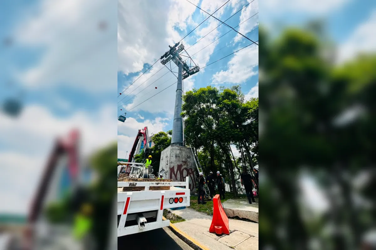 Persona ajena a Cablebús sube a torre; suspenden servicio en Línea 1