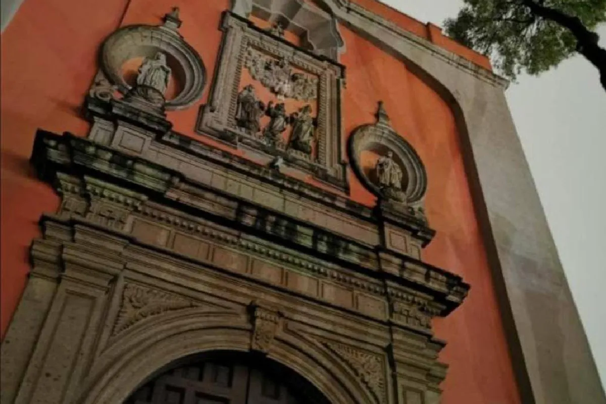 Roban esculturas en iglesia de San Cosme en CDMX; hay un detenido 
