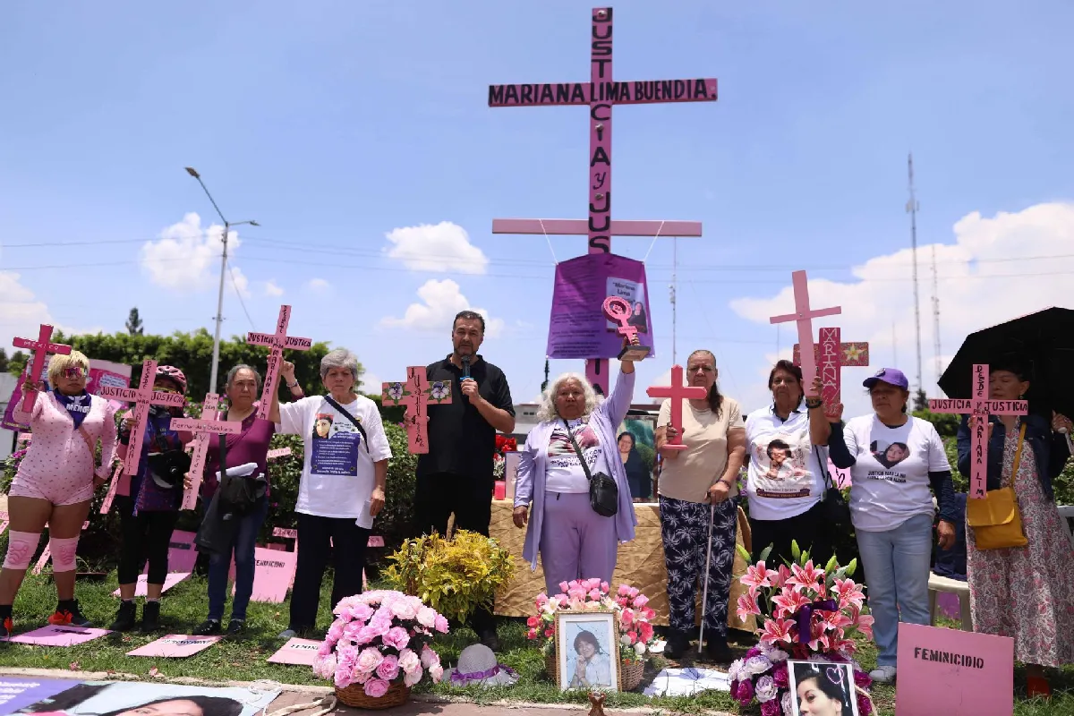 Senado recibe iniciativa contra feminicidio; piden 70 años de prisión