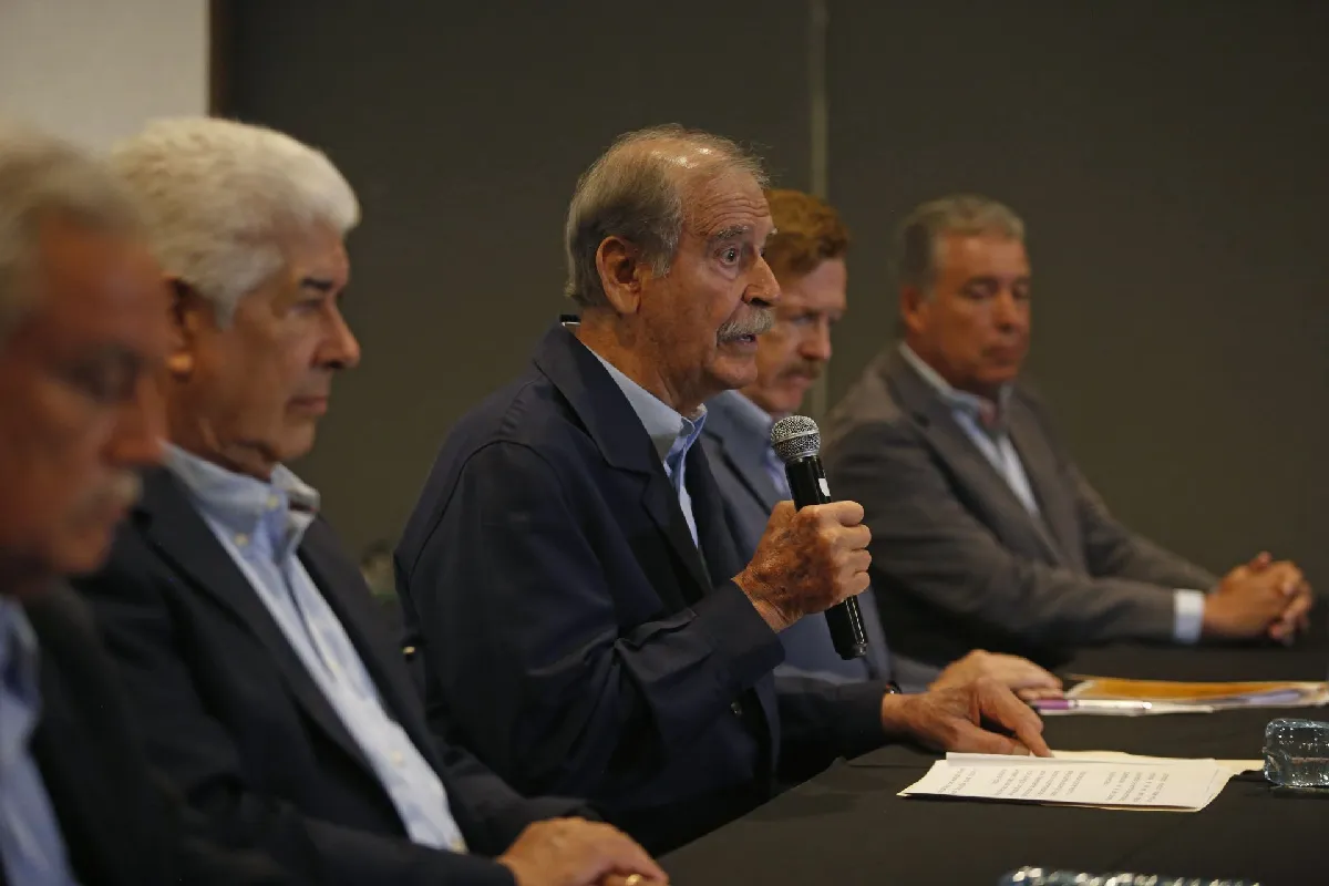 Vicente Fox y exgobernadores del PAN respaldan Ernesto Ruffo Appel