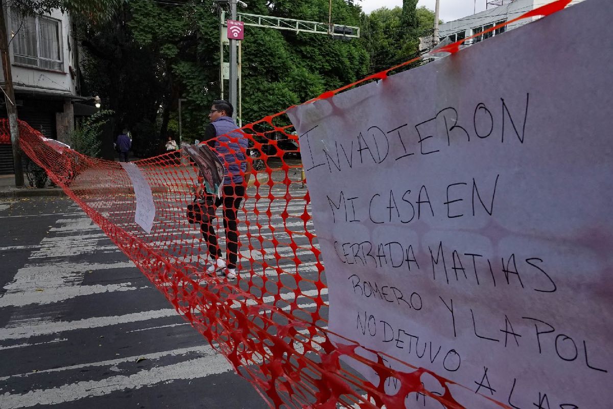 Vecinos de la Colonia del Valle exigen atención de las autoridades ante los casos despojo de casas y departamentos