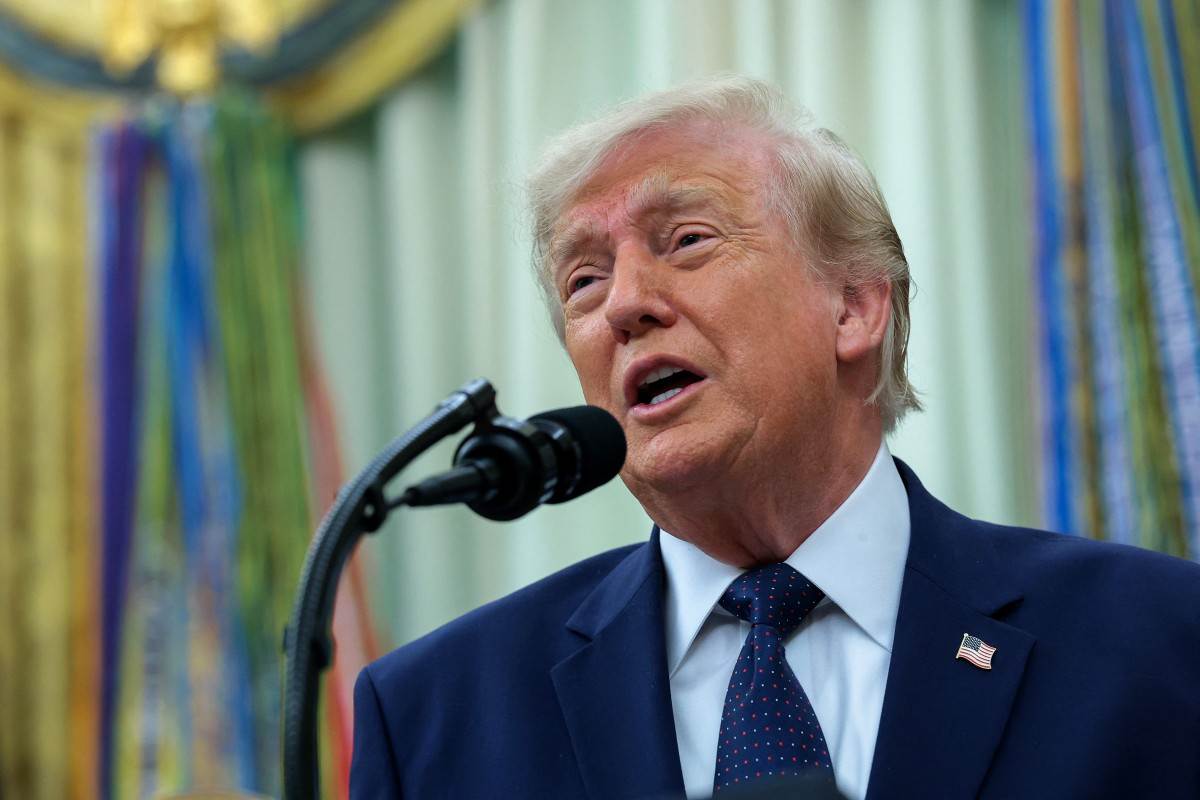 Donald Trump oficializó la declaratoria de terrorismo contra las organizaciones brasileñas Primer Comando de la Capital y Comando Vermelho, señalando que las redes ilícitas de estos grupos se extienden mucho más allá de sus fronteras.