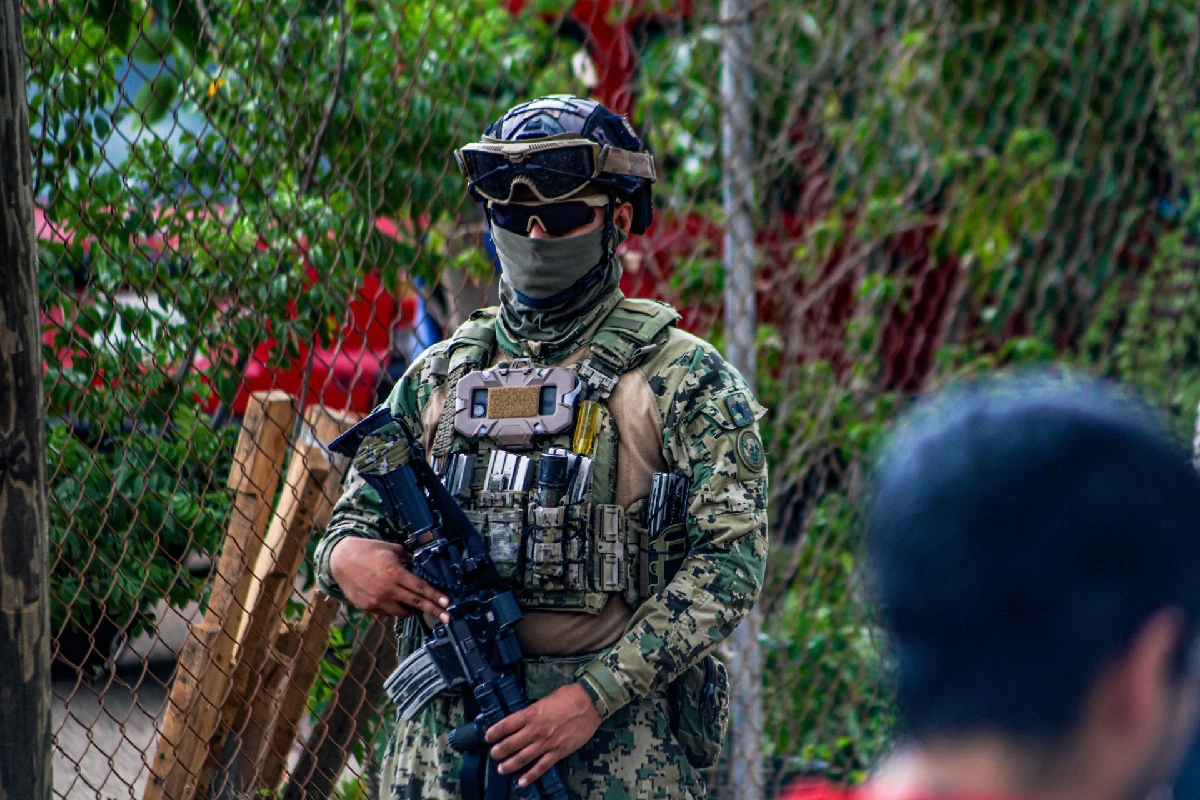 Los detenidos y lo asegurado fueron puestos a disposición de la Fiscalía General de la República con sede en Mazatlán