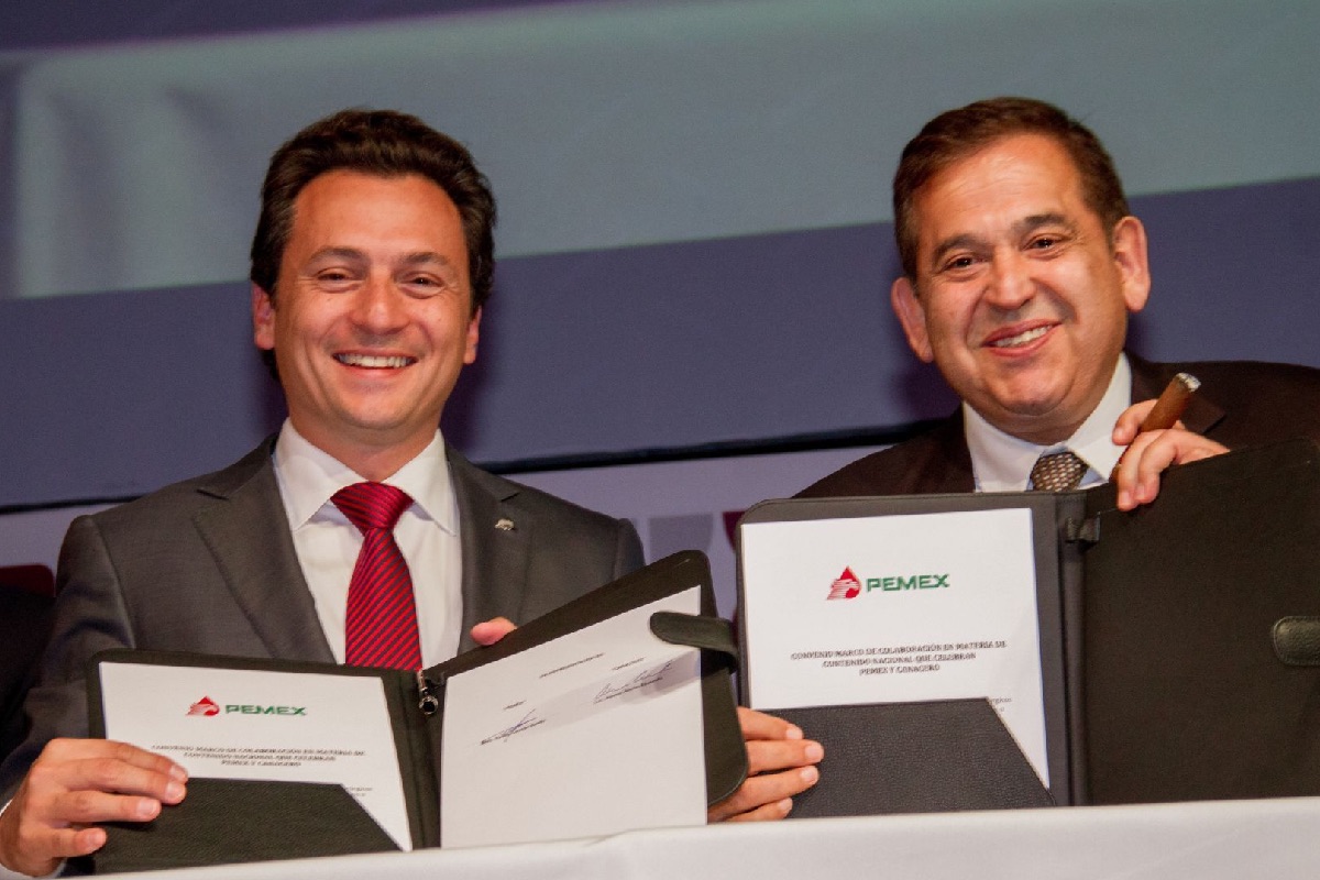 Emilio Lozoya, quien en aquellos días estaba al frente de Pemex, y Alonso Ancira, presidente de AHMSA, en mayo de 2019