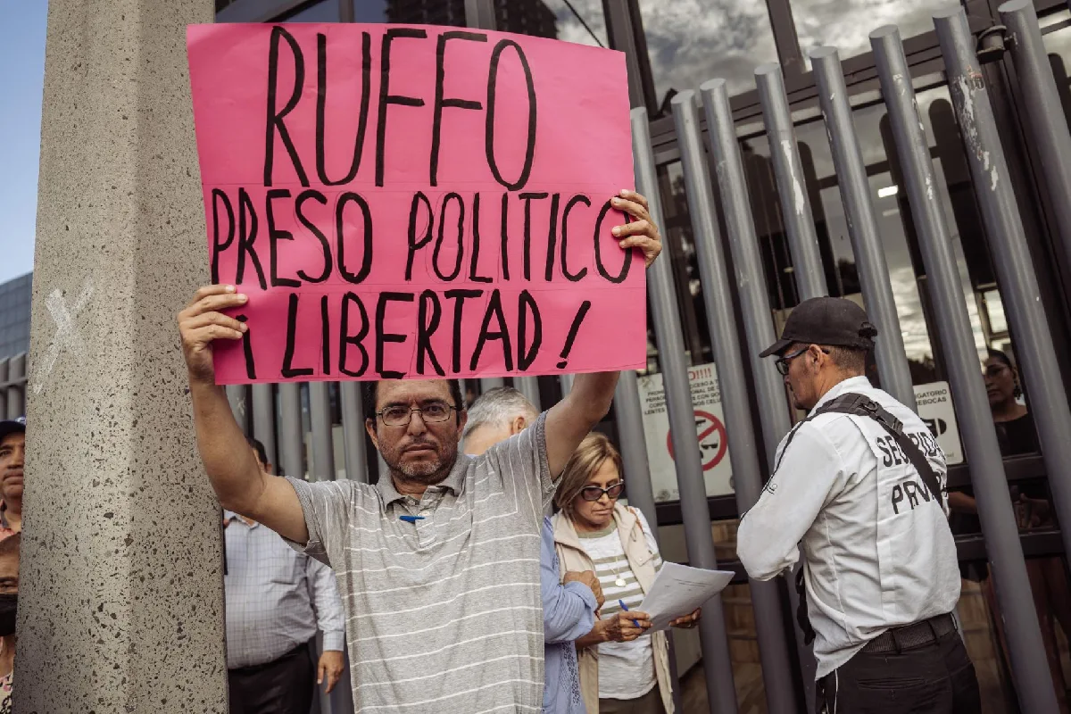 Chocan versiones de exdirector de Aduanas y FGR por caso Ruffo