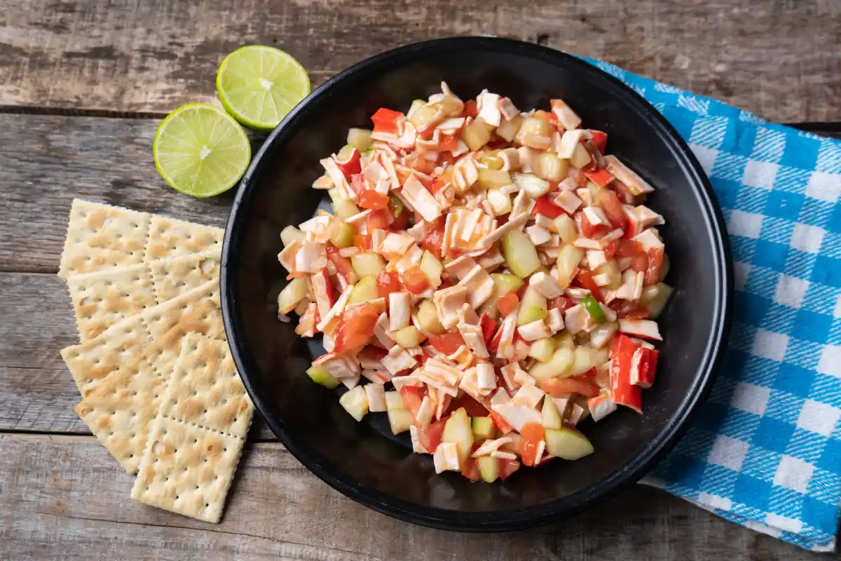 plato de ceviche de pescado económico