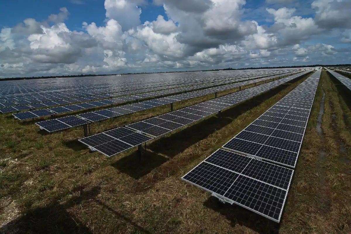 CFE y privados invertirán mil mdd en energía limpia