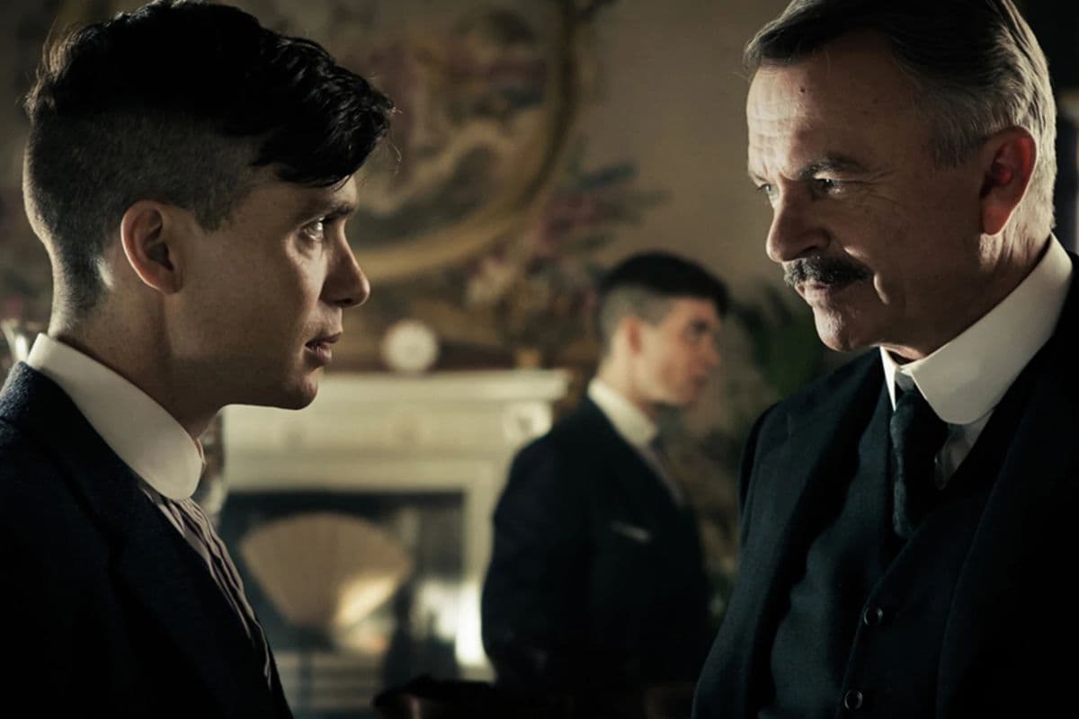 Cillian Murphy y Sam Neill en "Peaky Blinders"