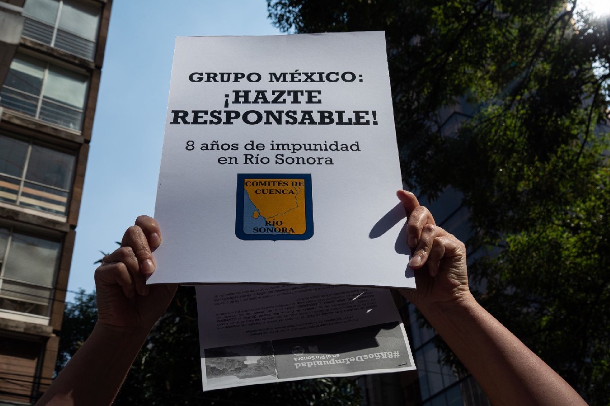 En 2014 la empresa Buenavista del Cobre, de Grupo México, derramó 40 mil metros cúbicos de sulfato de cobre al Río Sonora; desde entonces los afectados han exigido justicia