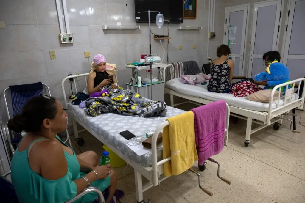 Los niños se encuentran entre los principales afectados; uno de los efectos fue la caída de la tasa de supervivencia infantil por cáncer del 85% al 65%.