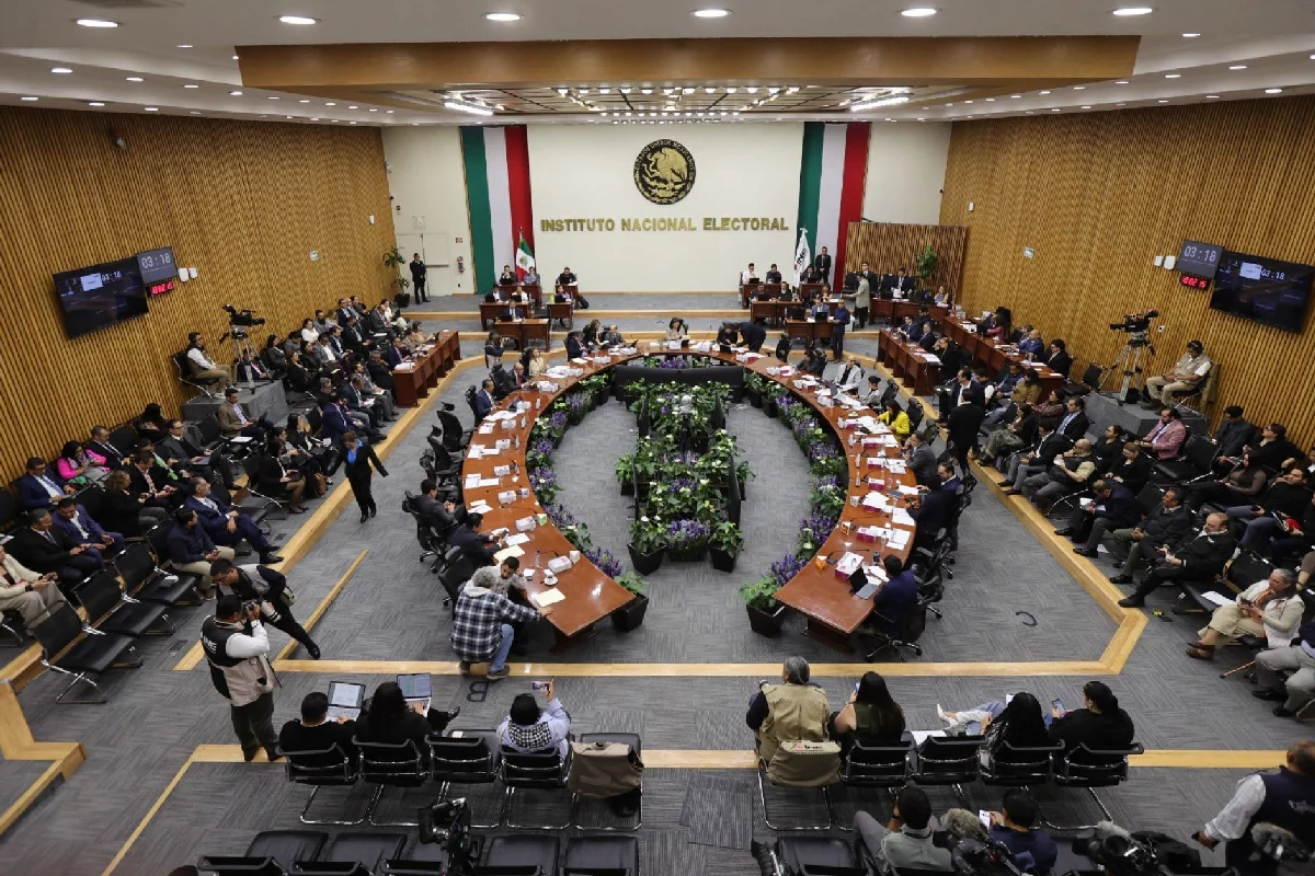 El Instituto Nacional Electoral concedió medidas cautelares al considerar como calumnia la atribución falsa de delitos a un partido sin presentar pruebas concluyentes.