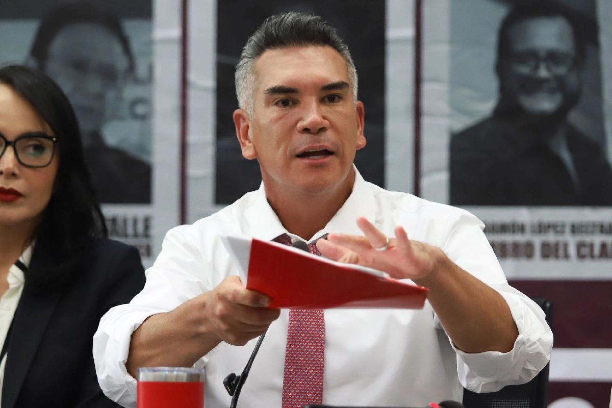 Consejeros electorales determinaron que los mensajes de Alejandro Moreno se emitieron en su calidad de presidente de partido y carecían de sustento periodístico.