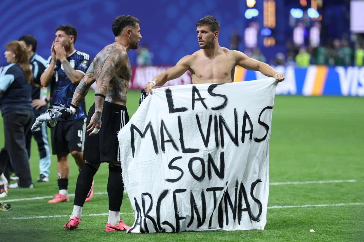 las malvinas son argentinas pancarta mundial 2026