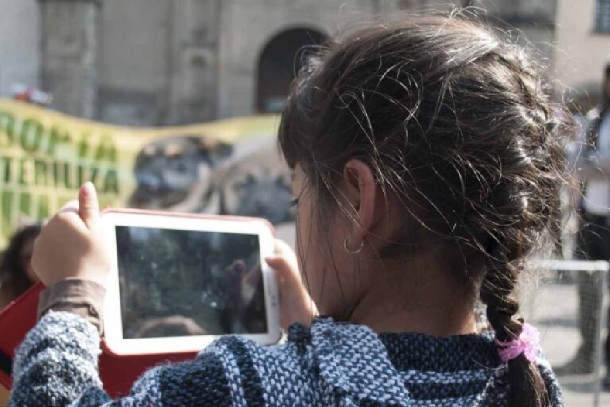 Rechazan especialistas que se responsabilice a madres, padres o tutores por el tiempo que pasan los niñas, niños y jóvenes frente a las pantallas