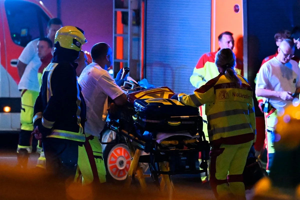 Vehículo arrolla a asistentes del Orgullo en Berlín; hay un muerto