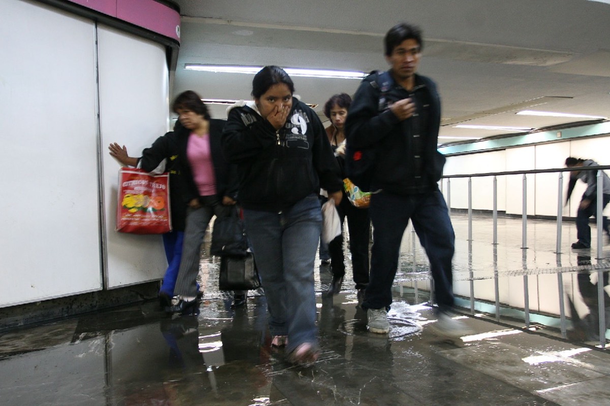 El Metro ha tenido que suspender el servicio por las lluvias