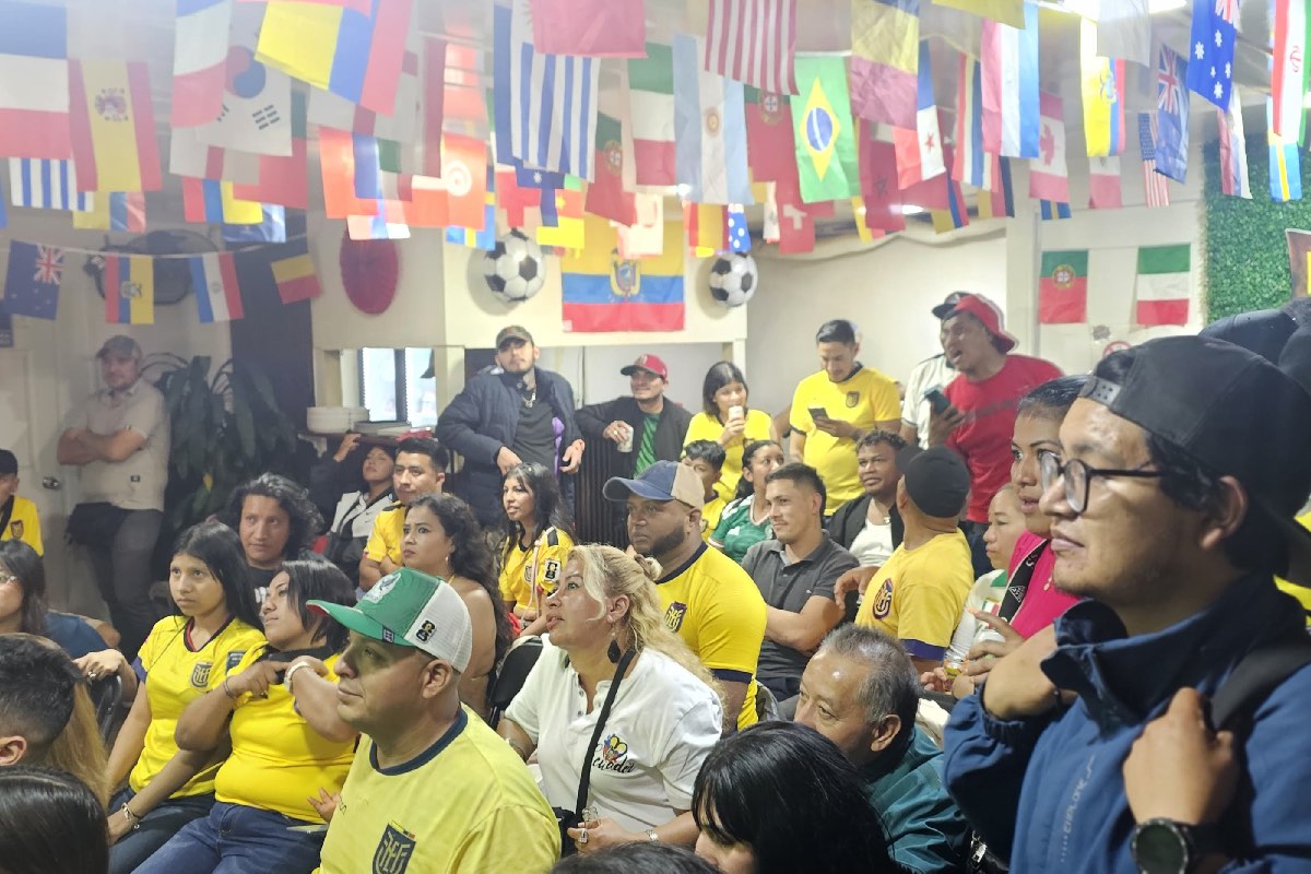 La comunidad ecuatoriana en México se reunió para ver el partido