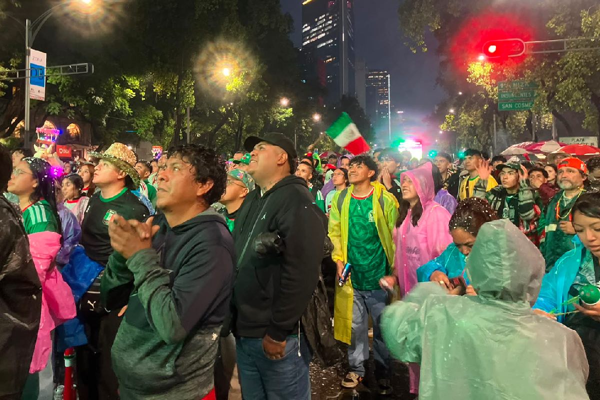 El apoyo a la selección, incluso bajo la lluvia