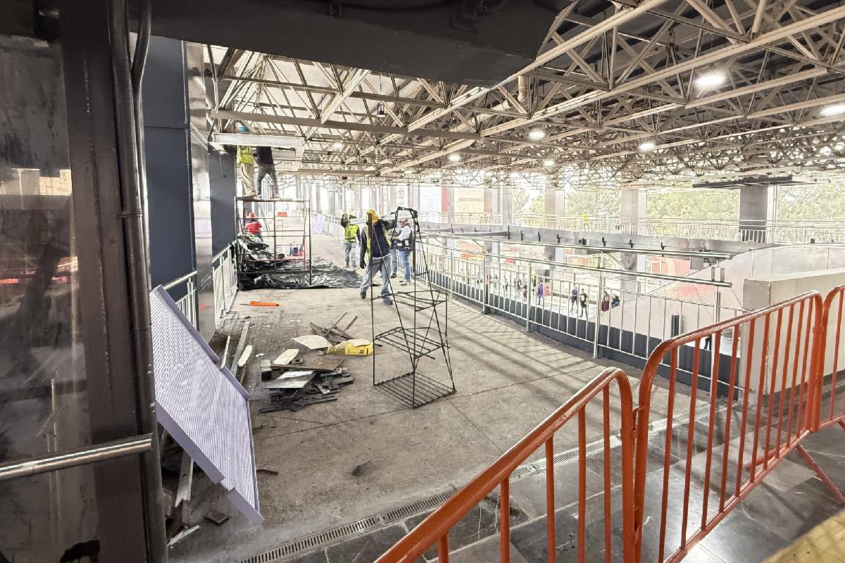 Los trabajadores continúan construyendo las obras prometidas por el gobierno de la CDMX