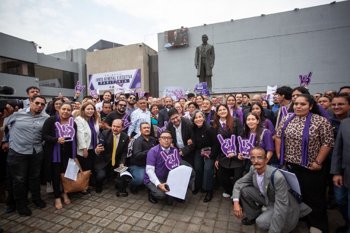 Hugo Eric Flores Cervantes, presidente de PAZ, en la toma de protesta de entrada del partido al INE