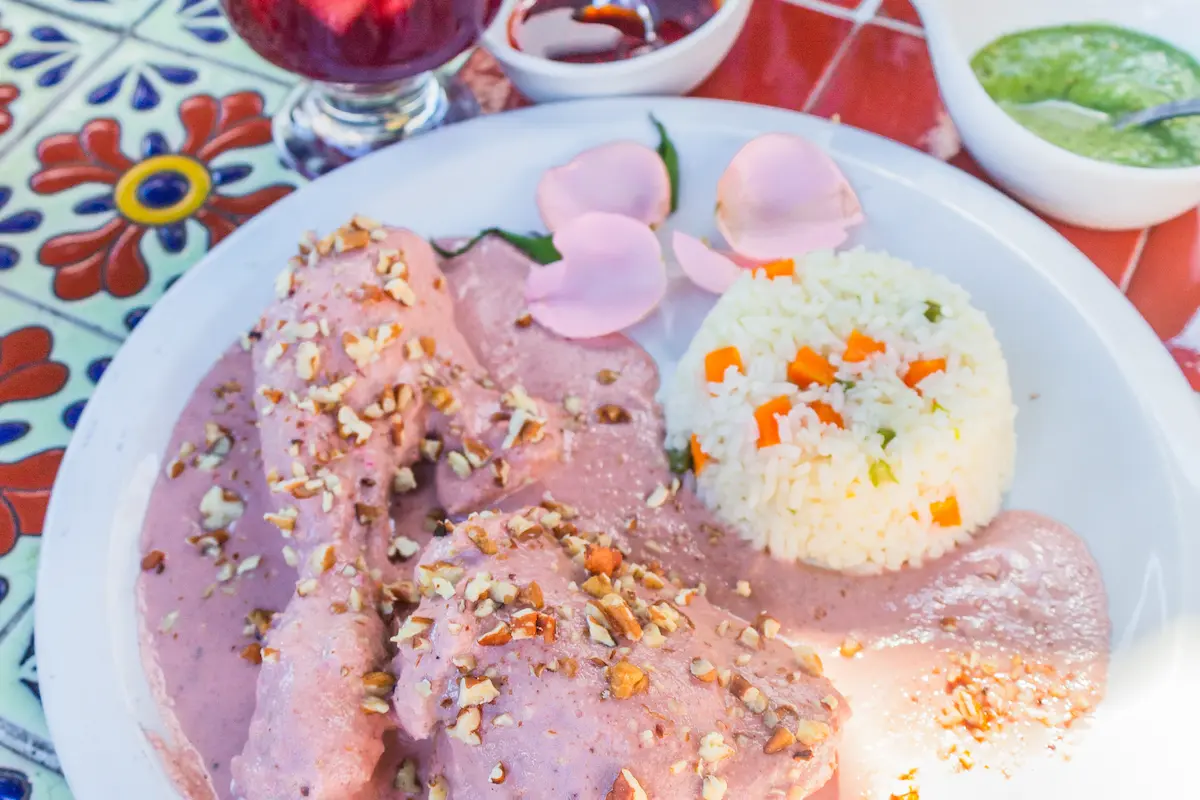 dónde comer el típico mole rosa de Taxco