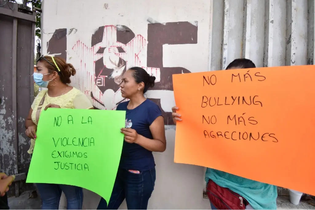 Las autoridades educativas tienen la responsabilidad de asegurar la integridad de los jóvenes dentro de las escuelas y así evitar que estos casos sean más comunes.