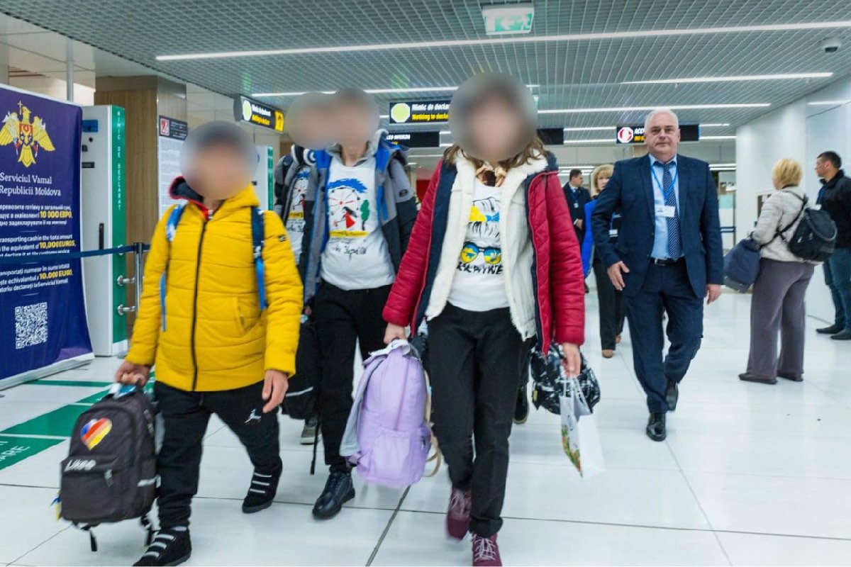 Rusia intenta que las y los menores de edad crezcan como si fueran de nacionalidad rusa