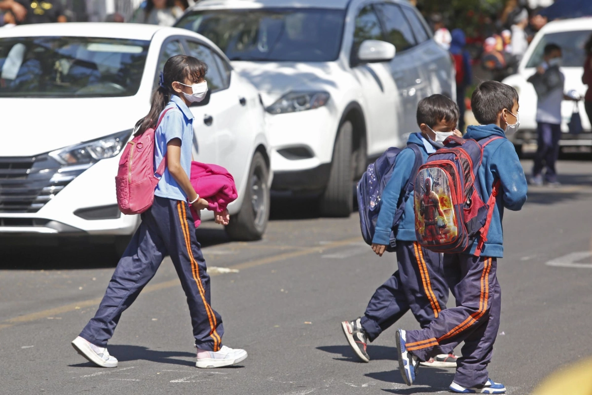 Tras el consenso de las fuerzas políticas, el sector educativo será el encargado de definir e implementar las nuevas reglas para el uso de la tecnología durante el horario de clases.