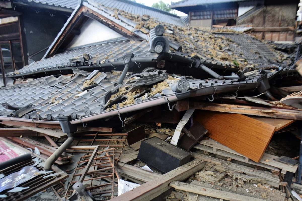El gobierno japonés movilizó a 3,600 elementos de las fuerzas armadas para agilizar las labores de búsqueda y evaluar las zonas de desastre.